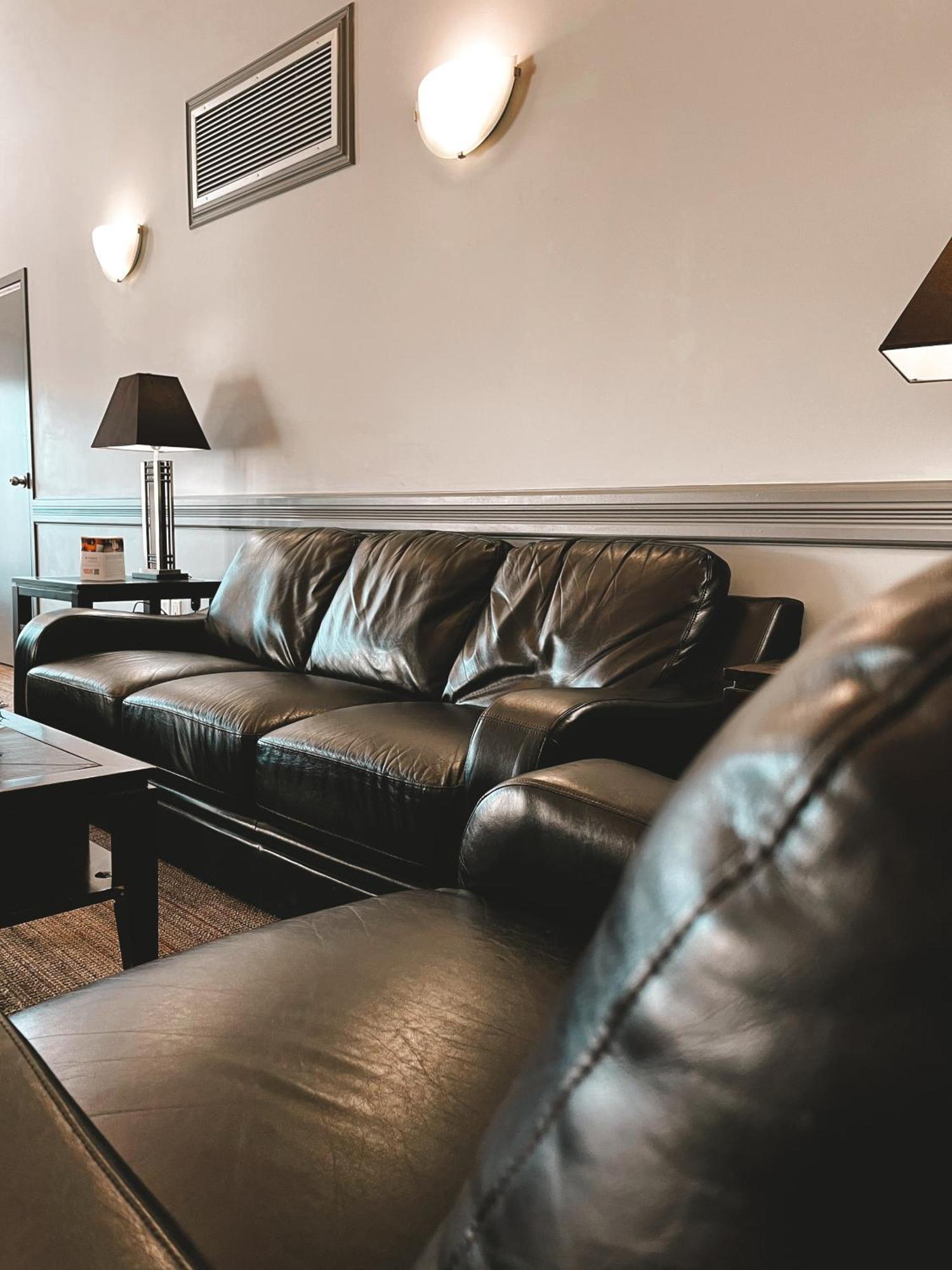 Quality Inn & Suites Хинтон Экстерьер фото